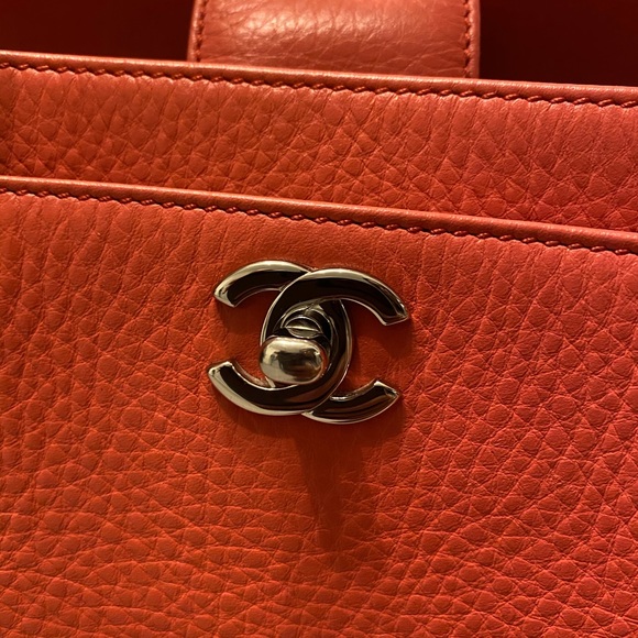 Sold on FB Chanel executive tote - Picture 5 of 13